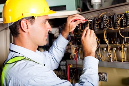 4 Signs Your Home Is In Need Of New Electrical Wiring Thumbnail
